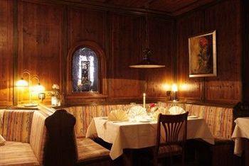 Historik Hotel Ochsen Tamm Esterno foto